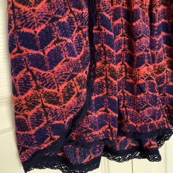 Mossimo Lace Trimmed Navy Blue/Red Print Pull On Shorts-Size S - Picture 2 of 8